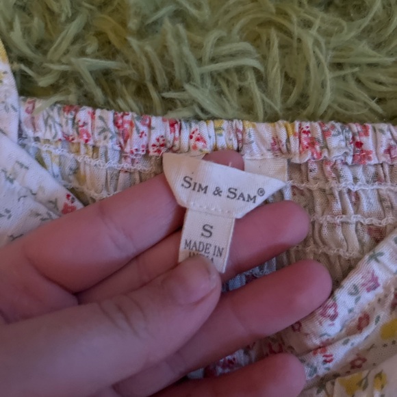 Floral top - Picture 3 of 3